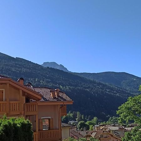 Le Balze Di Carisolo, Trilocale Con Giardino Lejlighed Eksteriør billede
